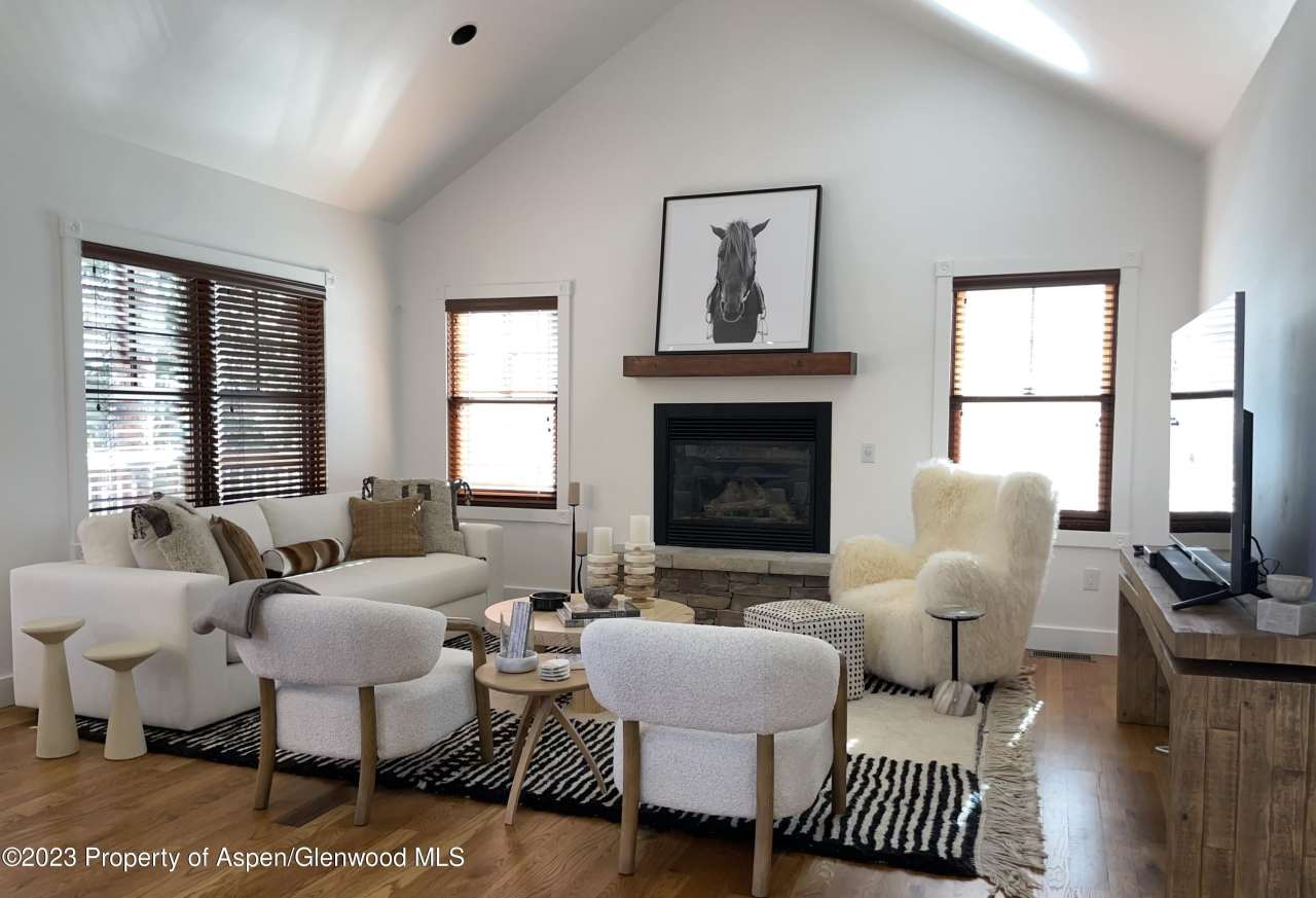 519 W Main Street unit: D-101