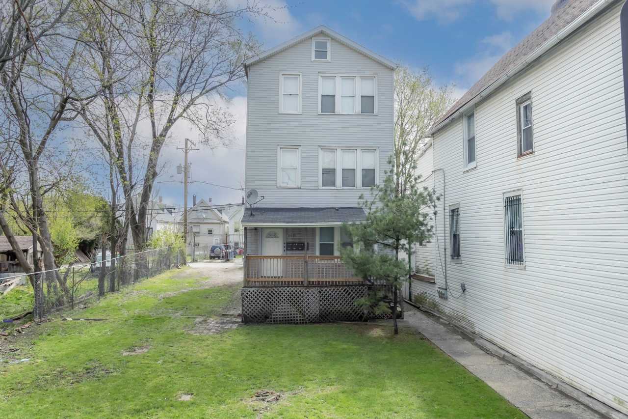 8835 S Commercial Avenue