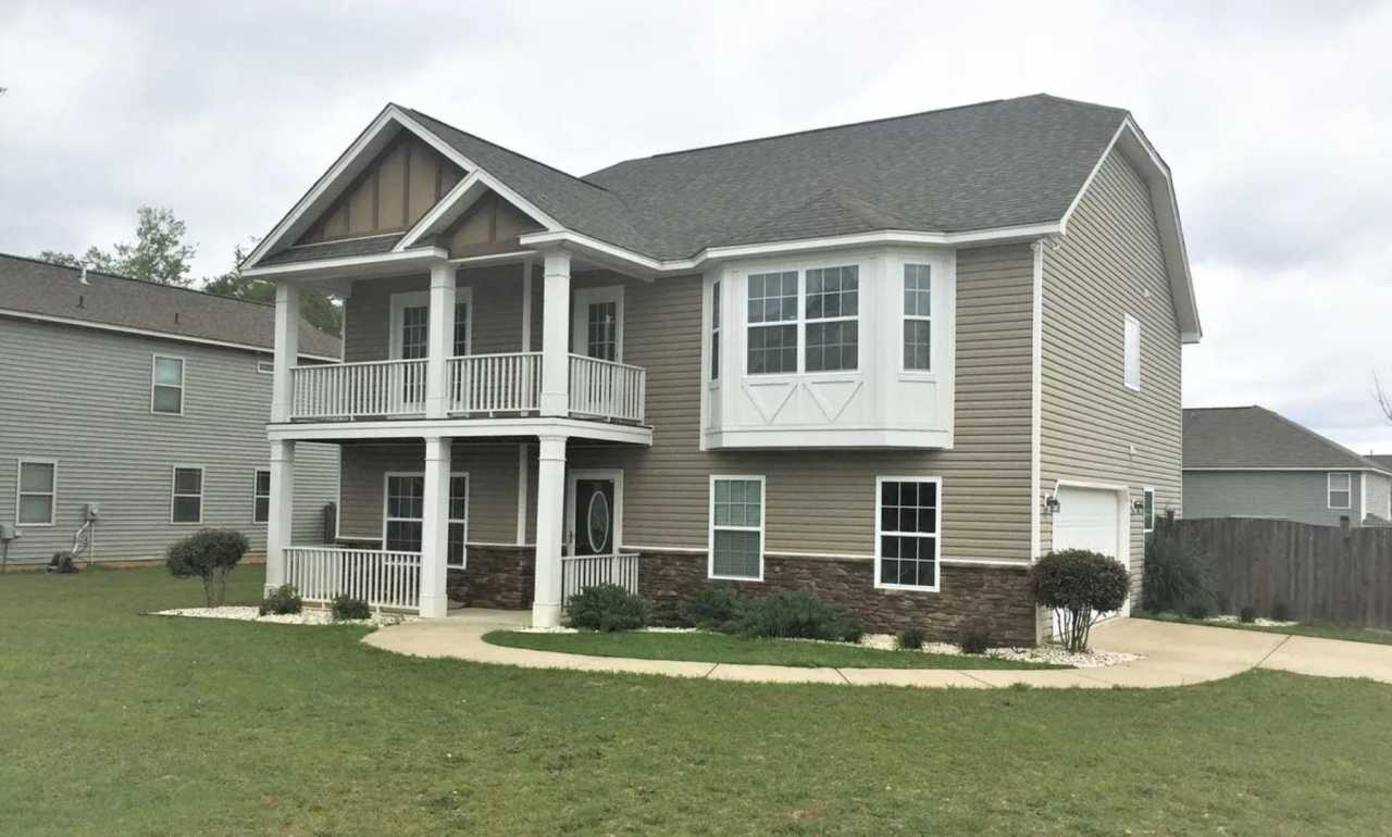 Charming 3-bedroom, 2.5-bathroom home located in the heart of Hopkins, SC