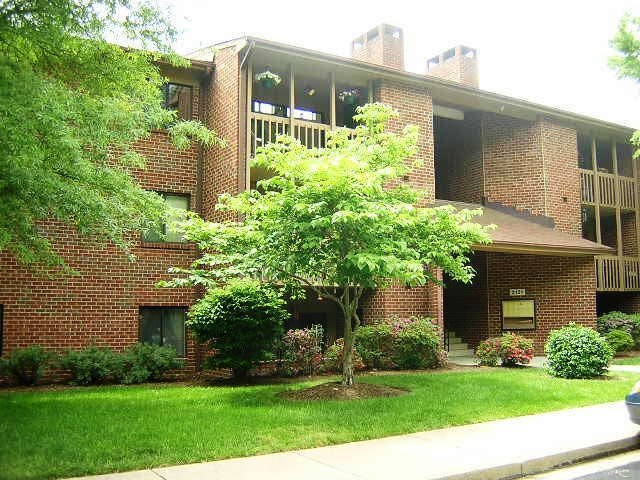 West End Condo--Great Location!