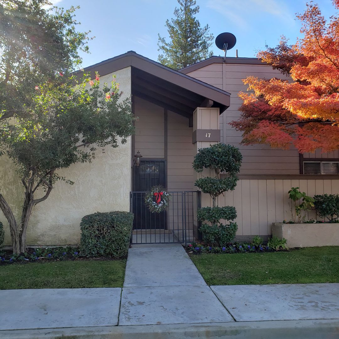 5401 Dunsmuir Rd #17 -Townhouse Condo