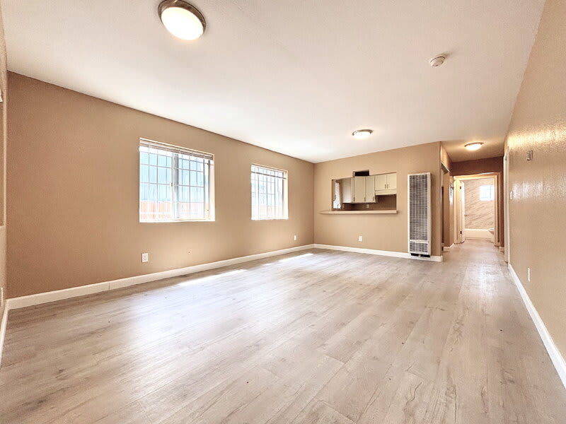 1385 East Vernon Avenue