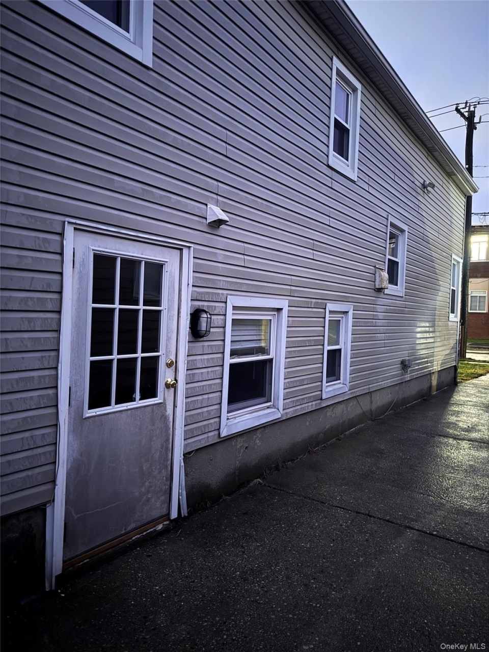 62 Warwick Road unit: Lower