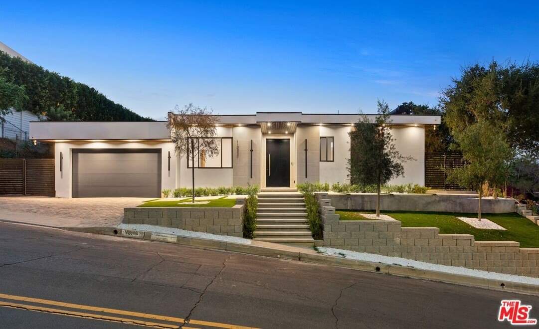 16851 Encino Hills Dr