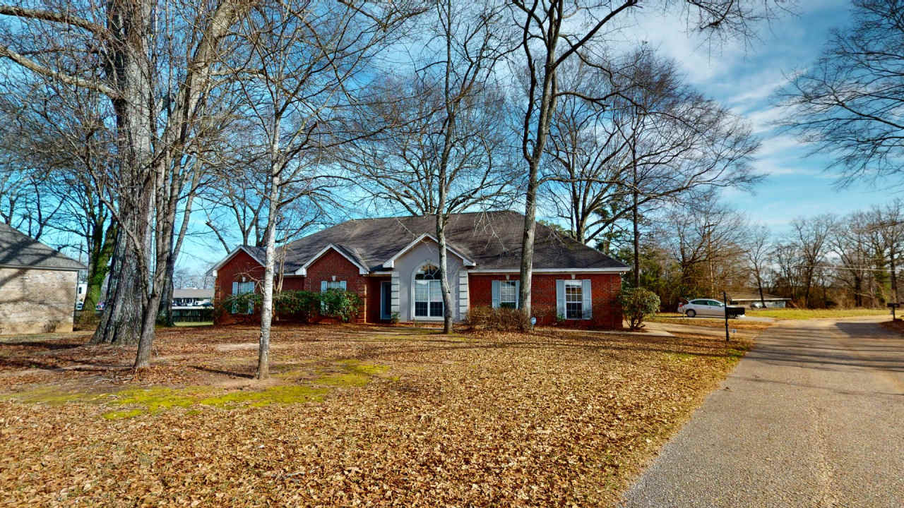 Wonderful 4 bedroom, 3 bath home in Grand Oaks Millbrook