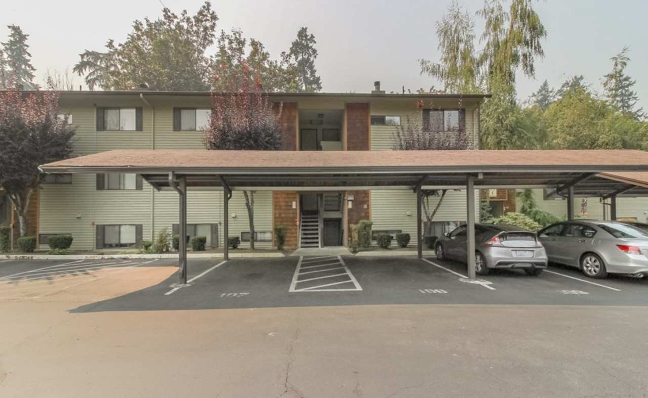 Beautiful 2 Bed Des Moines Condo with Amazing Community Features!