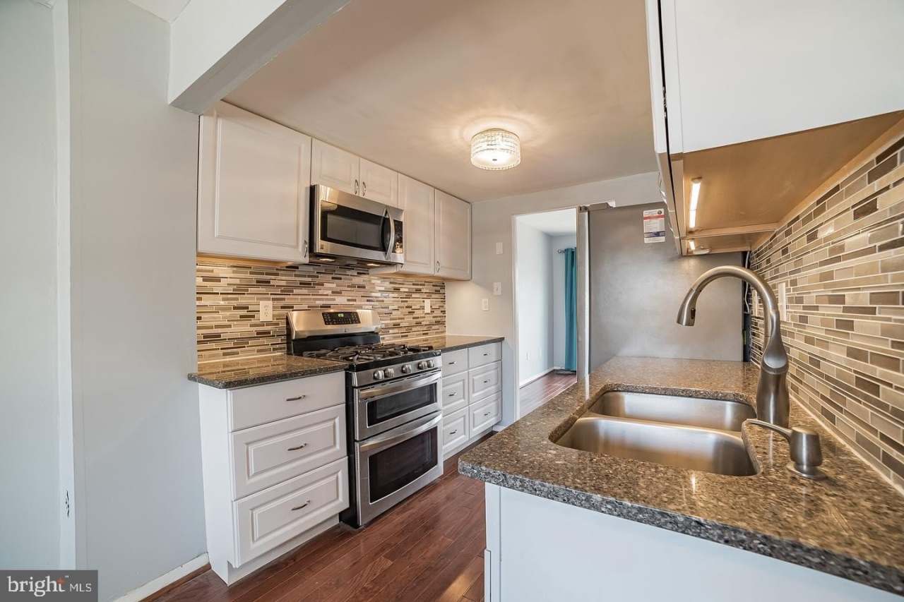 1908 CAMBRIDGE Drive