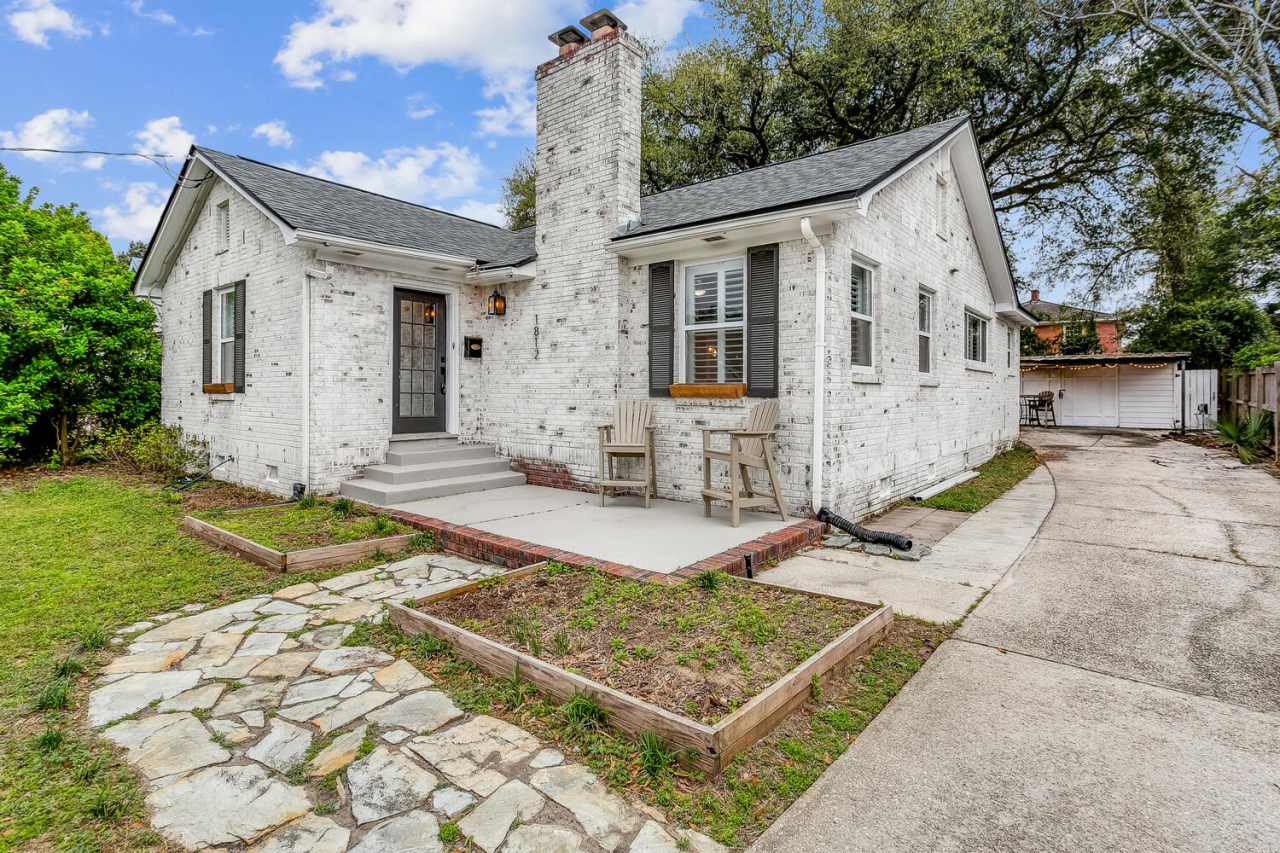 1812 East Avery Street