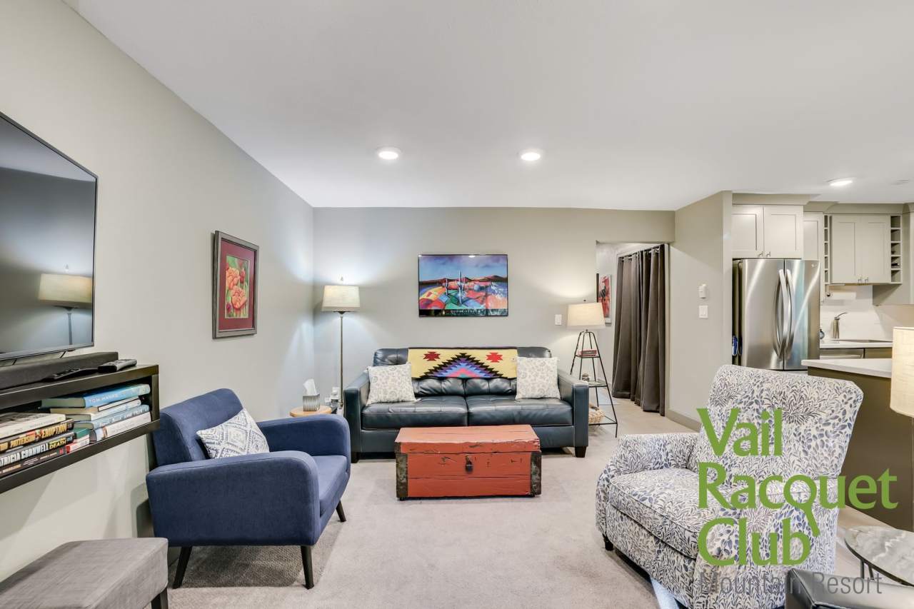 2BR, 2BA with Health Club Membership - November-April ONLY No Pets