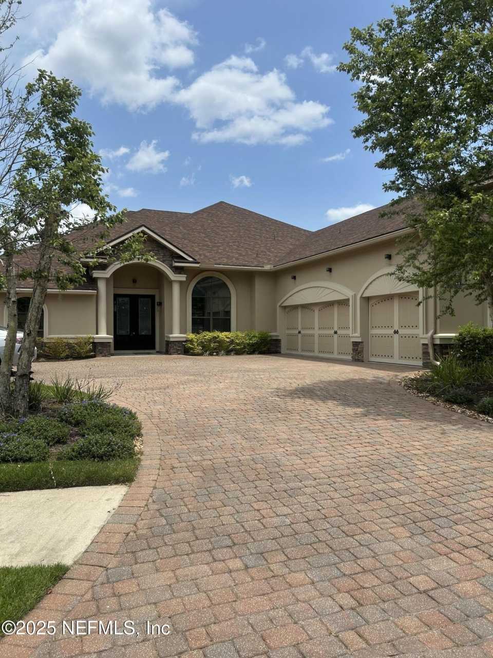 1613 FAIRWAY RIDGE Drive