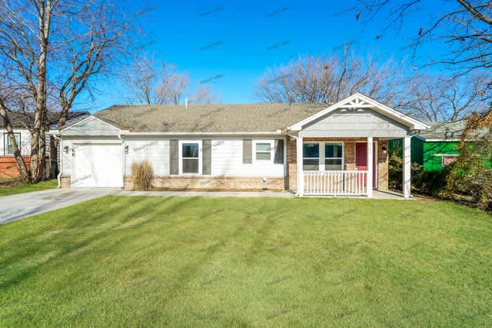 513 East 48th Place North