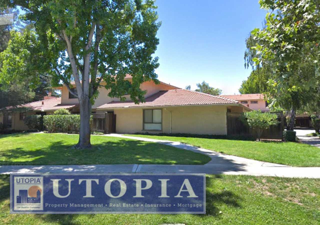 Charming and Conveniently Located Townhome 2 beds/ 1.5 baths