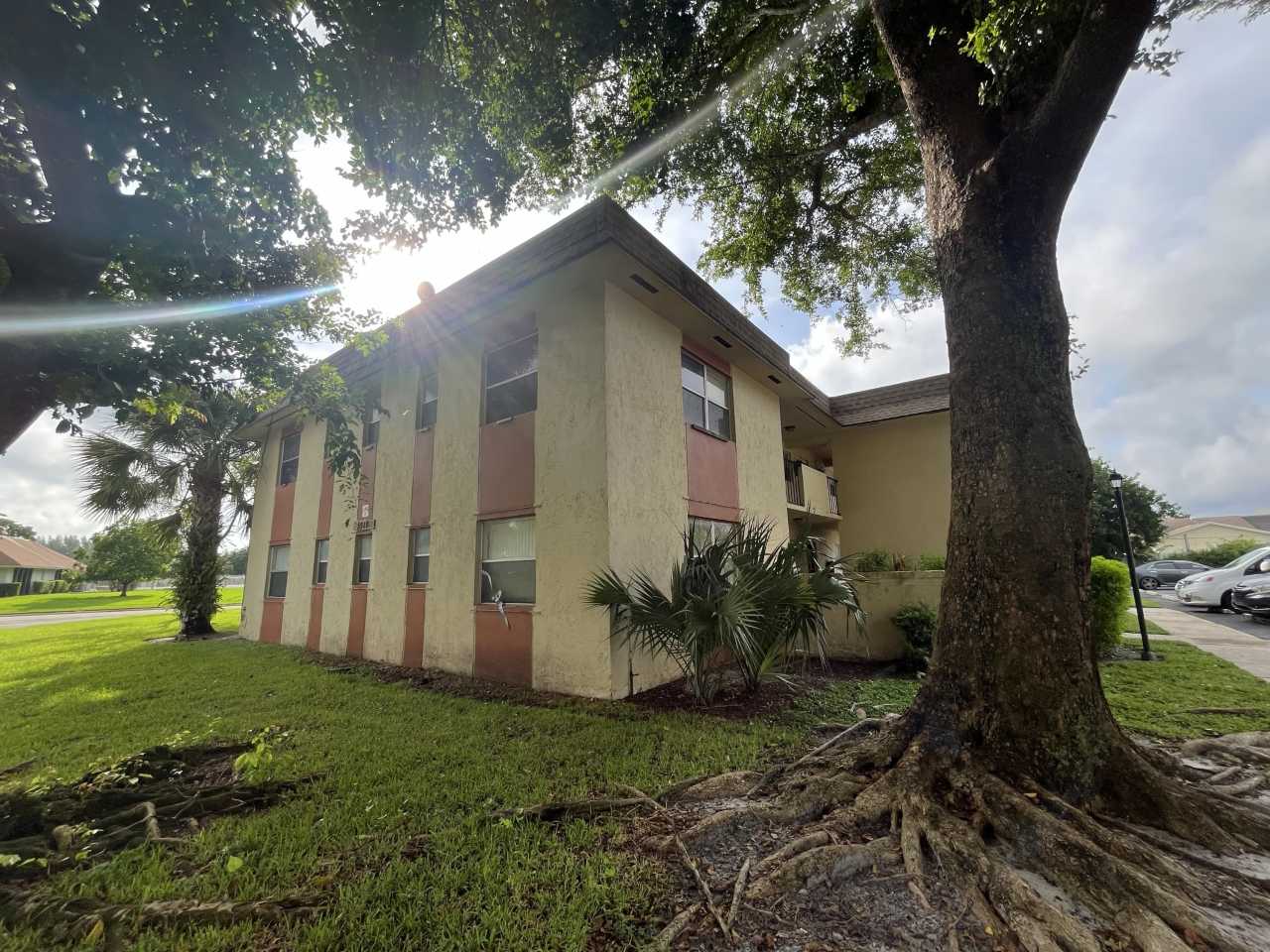 5510 LAKEWOOD CIR N UNIT 522 - 1