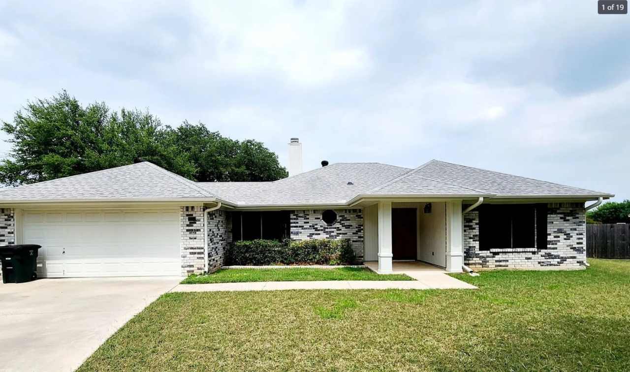 COMING SOON!! 3 Bed 1 Bath