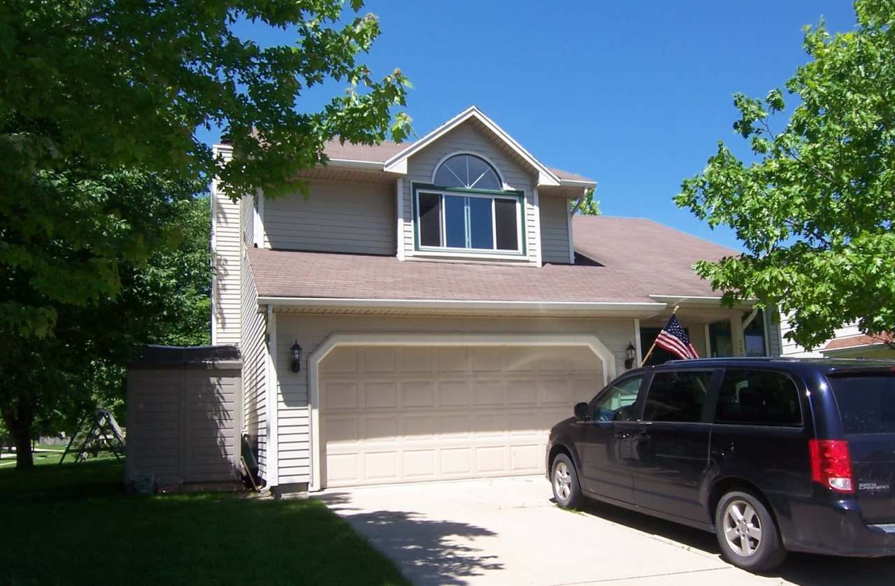 Available March 15! Beautiful 3 Bedroom Home in the Gilbert School District