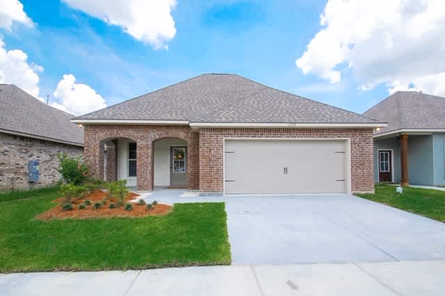1033 Shadow Bluff Dr
