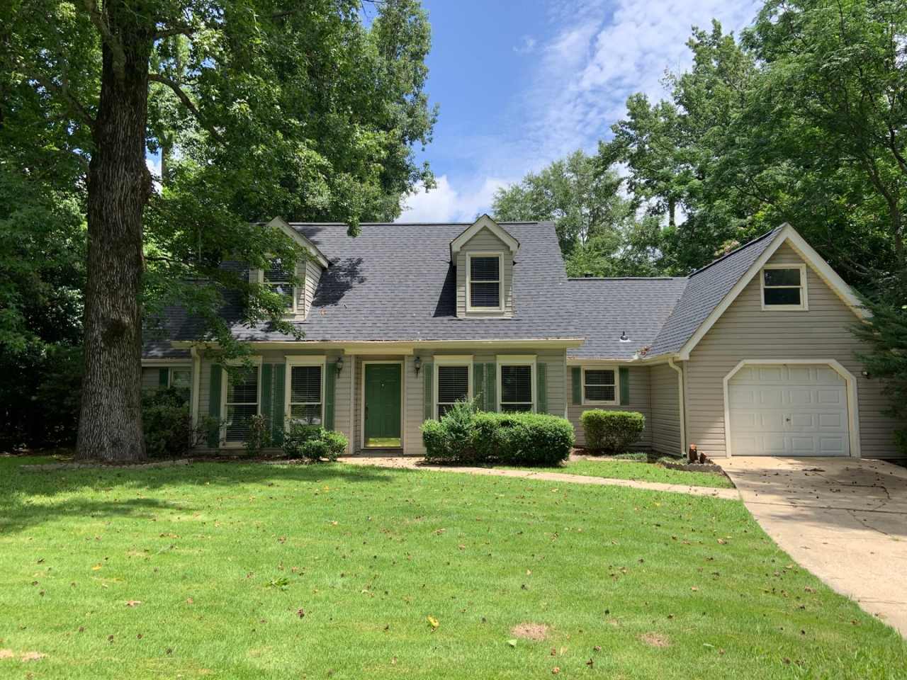 Charming home close to downtown Auburn!
