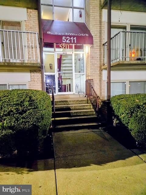 5211 NEWTON Street unit: 103