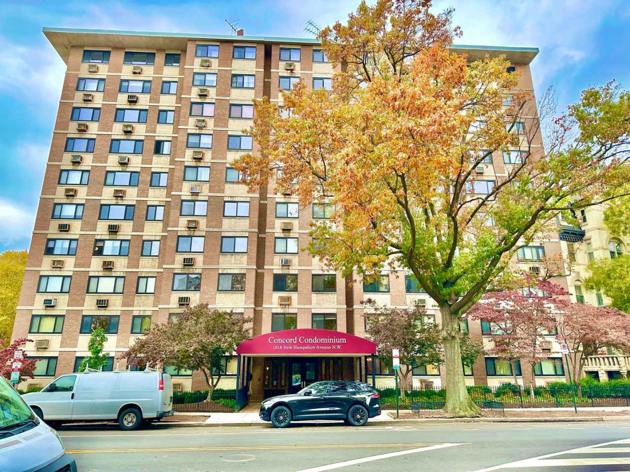 Spacious One Bedroom Condo In the Heart of Dupont - 17th/New Hampshire.