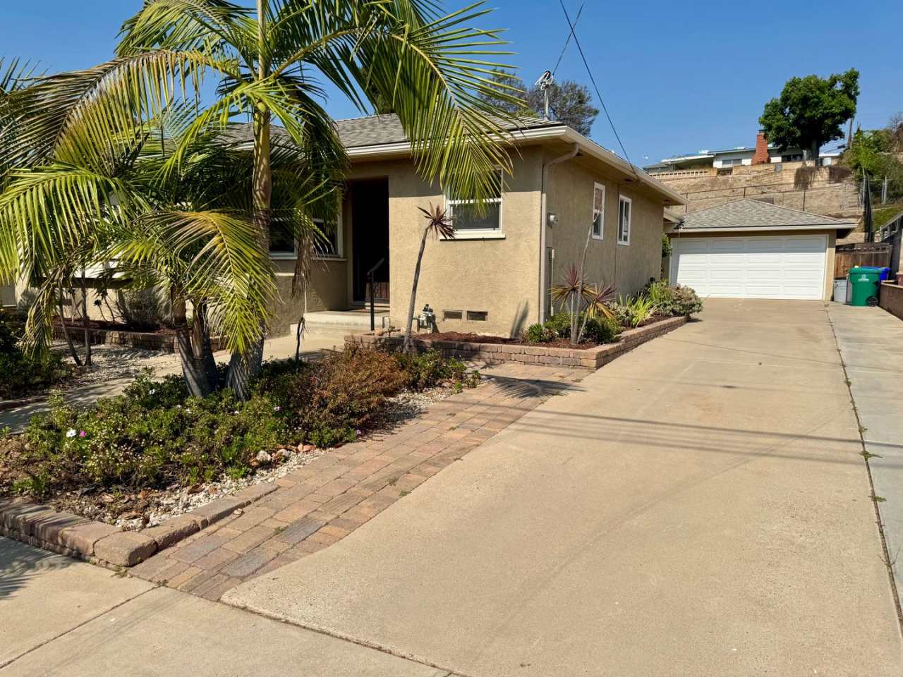 Beautiful 3BR 2.5 BA Hoyse in Allied Gardens