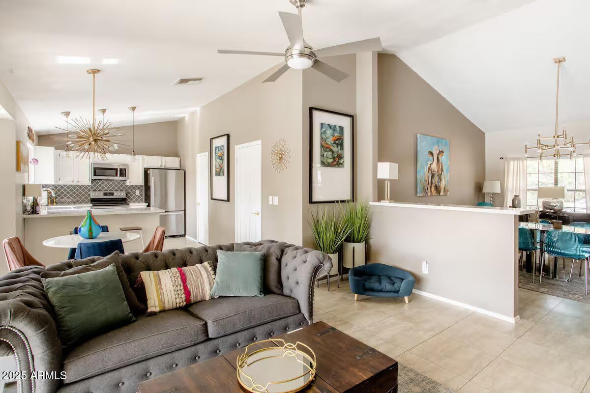 6533 E GRANDVIEW Drive