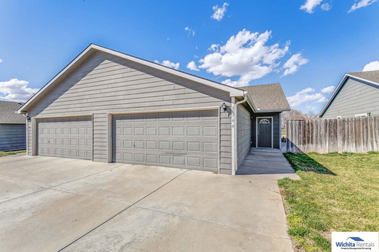 3 bedroom, 2 bath duplex