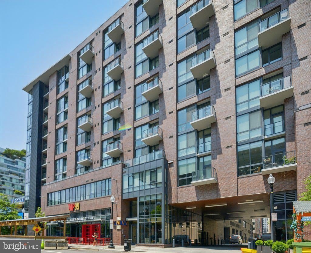 70 N Street SE unit: N811