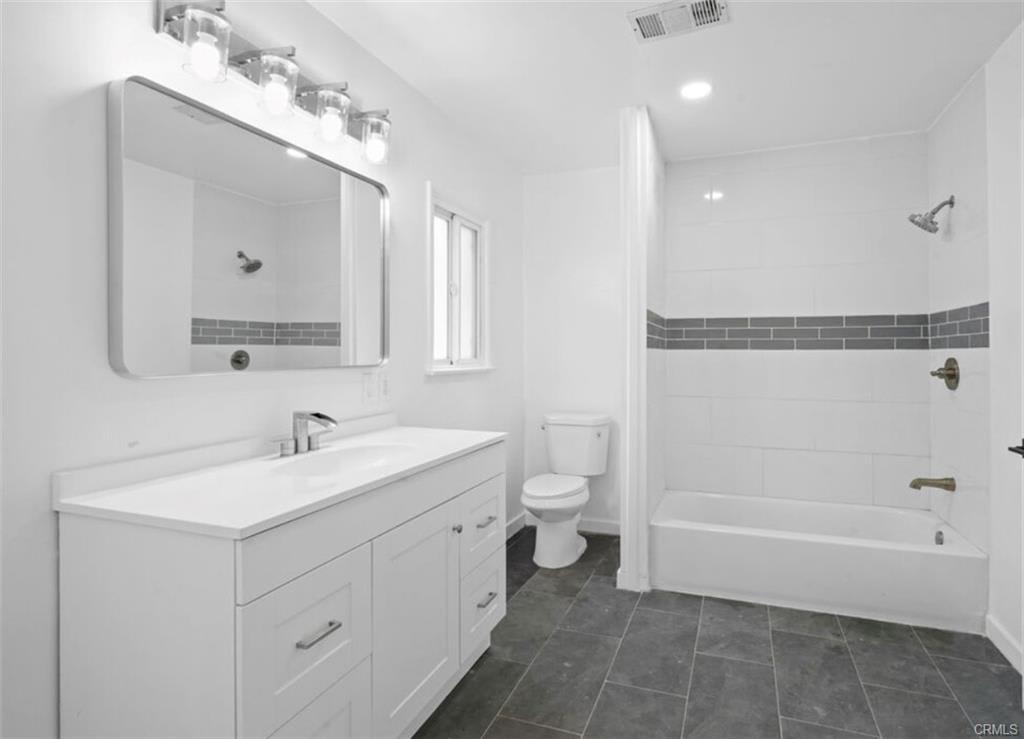 15040 Broadmoor Street