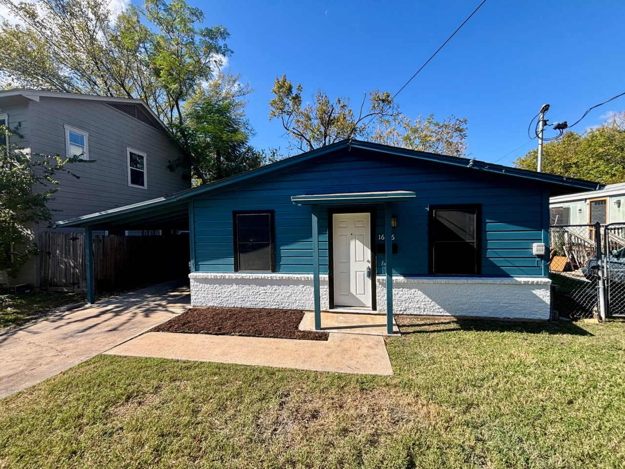 2/1 House in Hip East Austin!