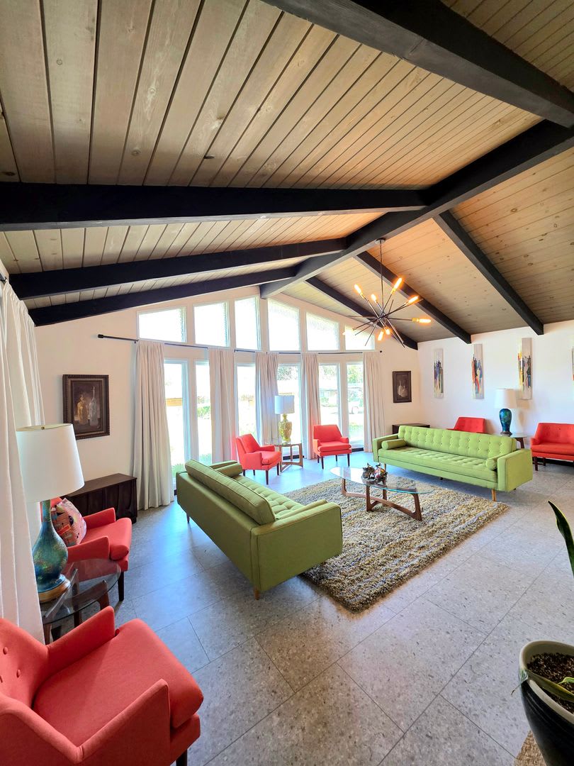 LUXURIOUS FURNISHED HOME