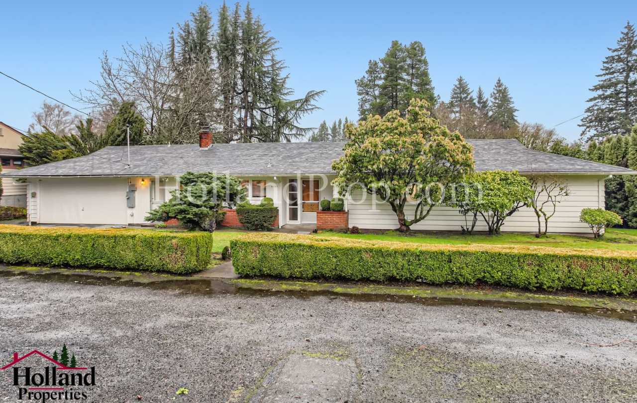 Charming 1940s Gem in Sought-After Raleigh Hills! BEST SUPER PRICE at $2,100!!!