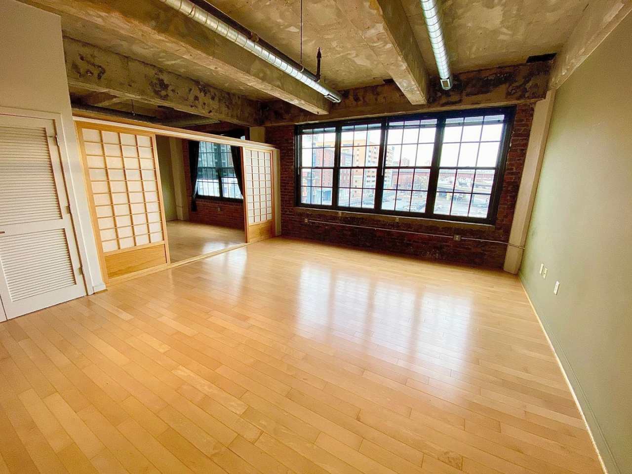 Stunning Industrial-Contemporary One Bedroom Condo- Parking included!