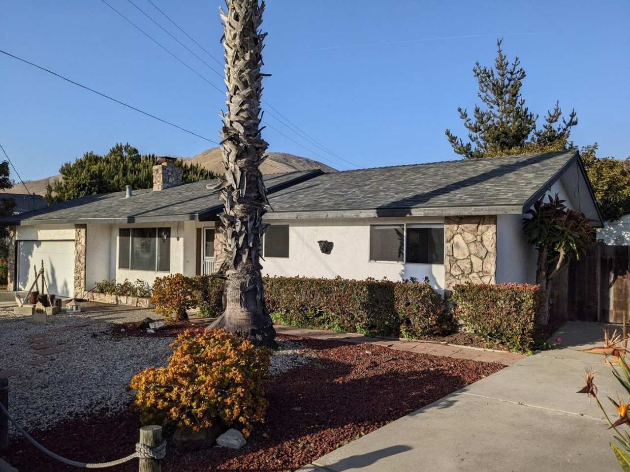 3 bedroom, 2 bath home in the desirable beach tract.