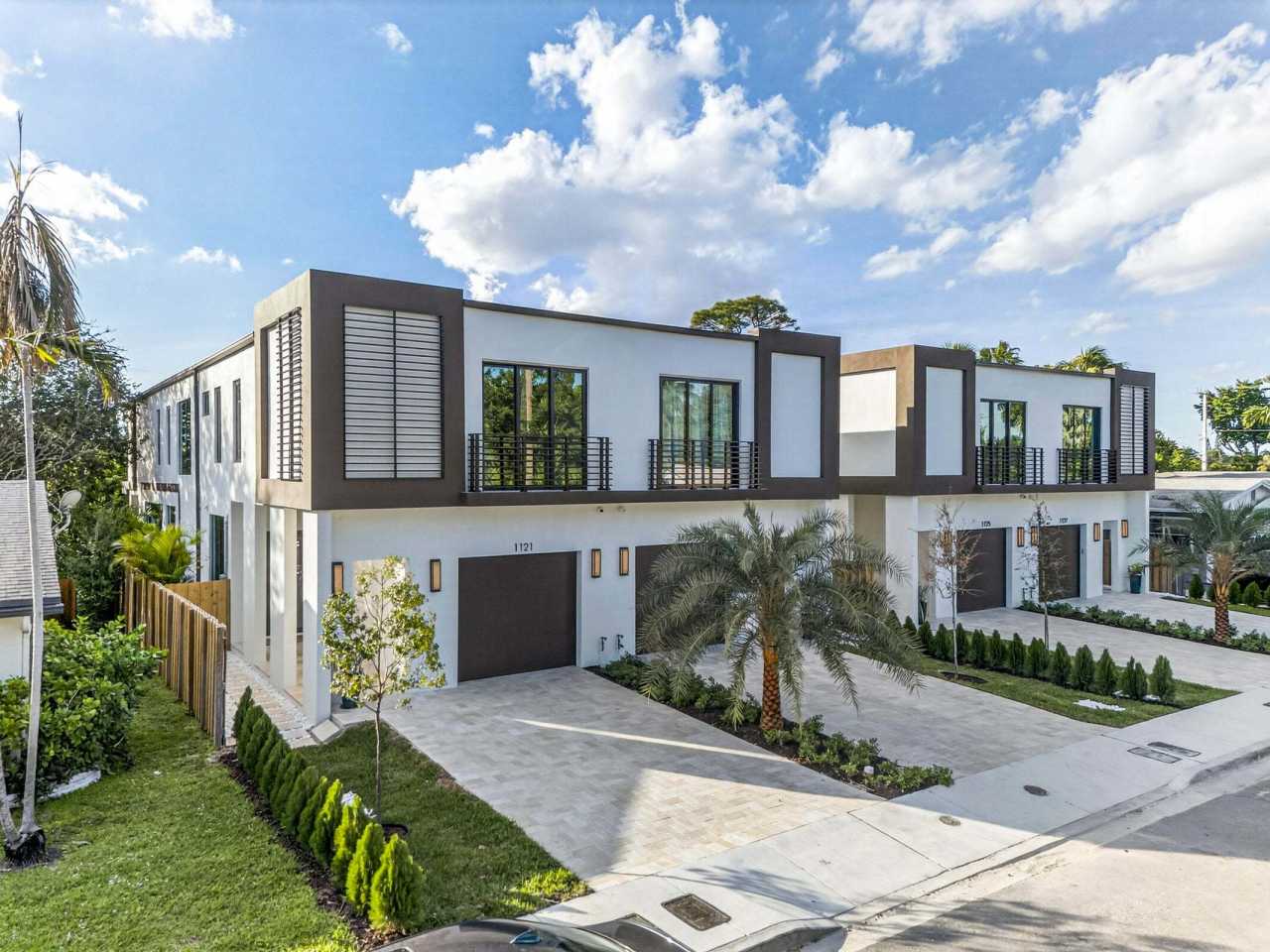 1121 Northeast 17th Avenue