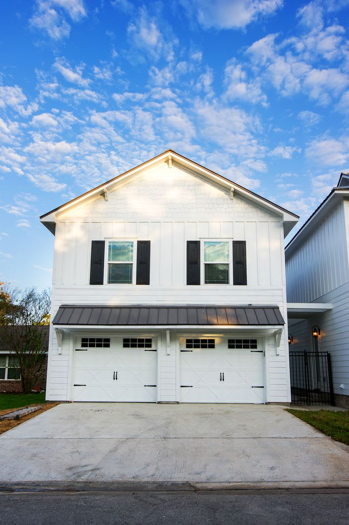 ADORABLE 2/1 APARTMENT CLOSE TO CAMPUS! DEC MOVE IN!