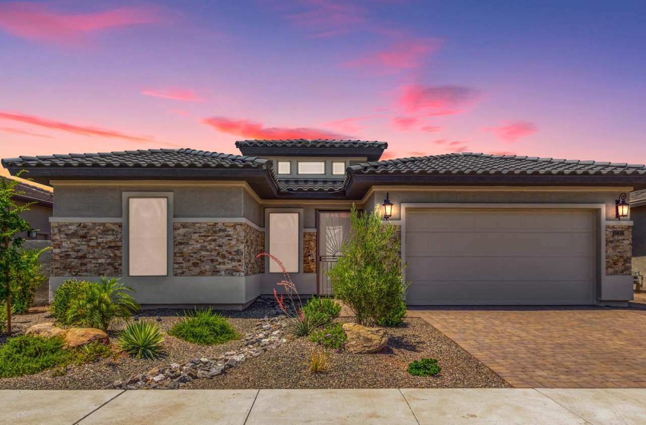 Beautiful 3 bedroom with pool in Cantamia!