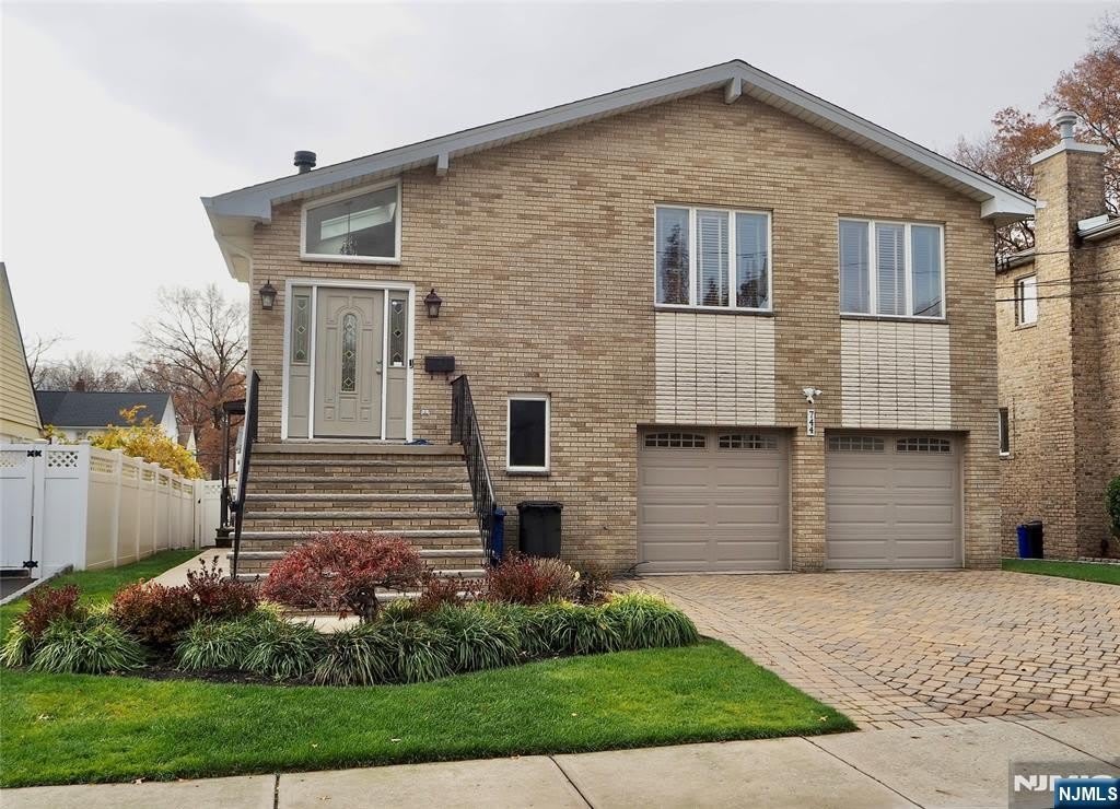 744 Hamilton Avenue 1