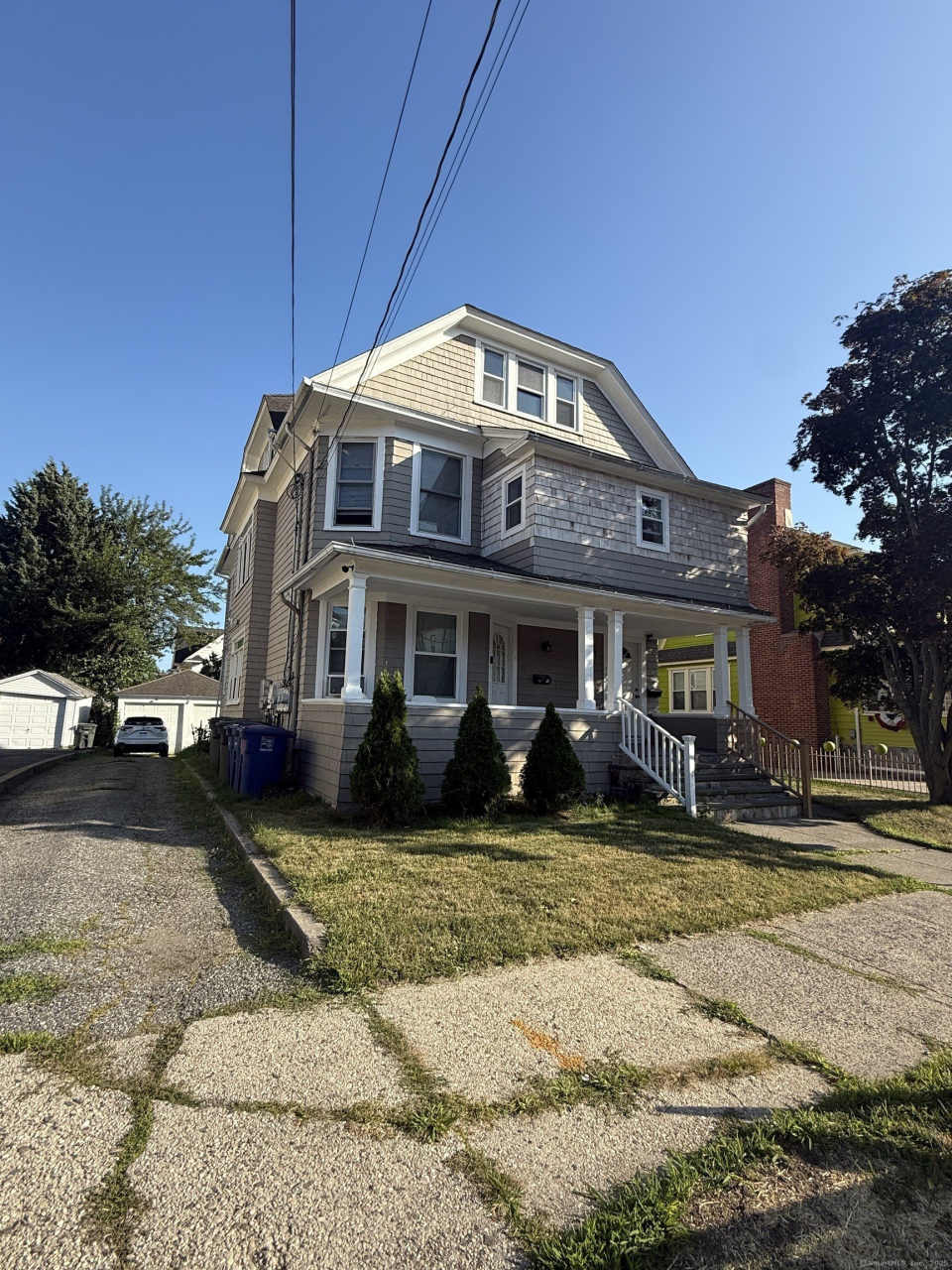 87 Manhattan Avenue