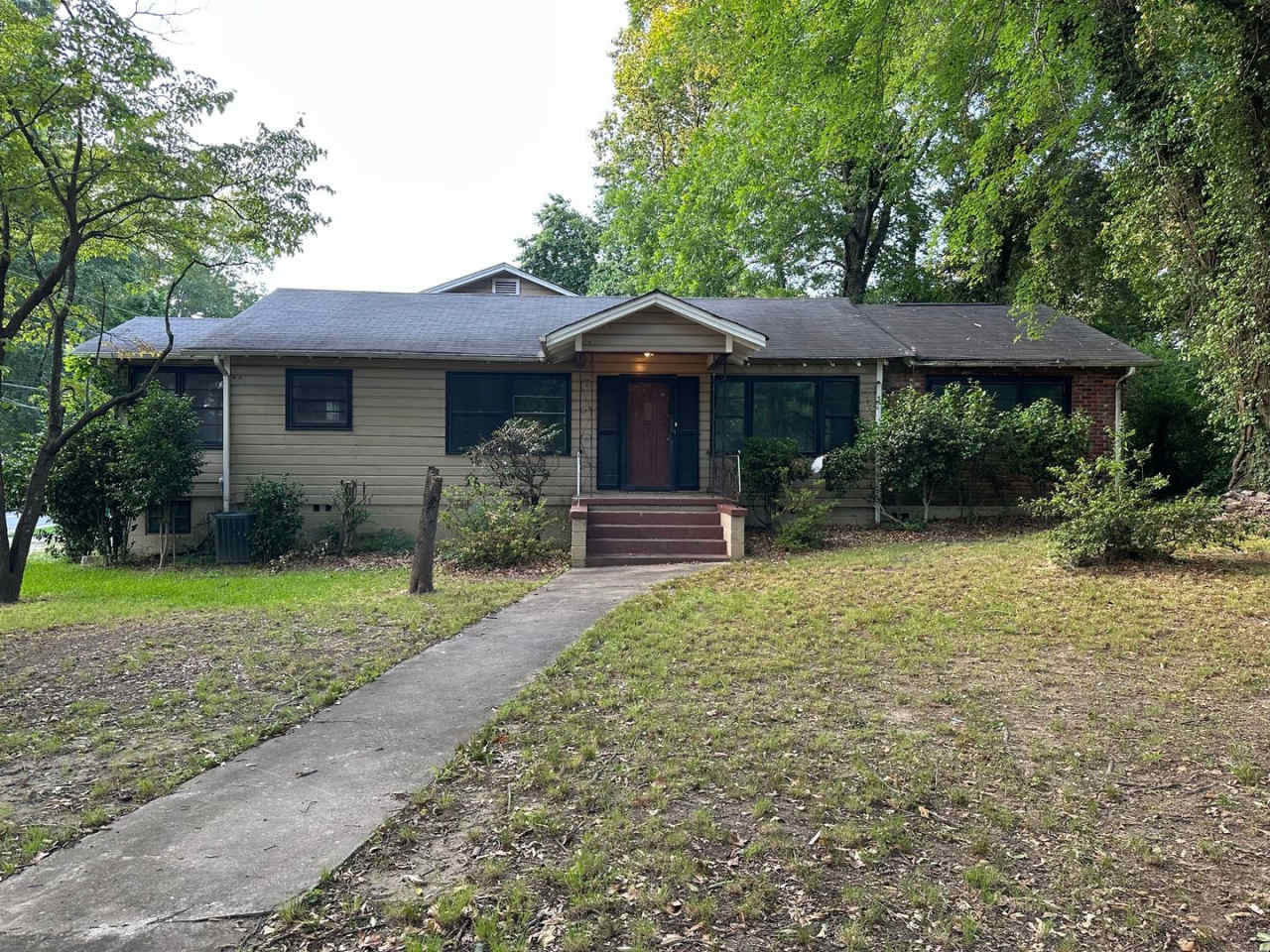 Open House Saturday 12/06/25 @ 10:00AM until 10:30AM Coming Soon! Nice four-bedroom home in Forest Park. Convenient to interstate, shopping, and schools. This one won't last long. HUGE house for the money!!!