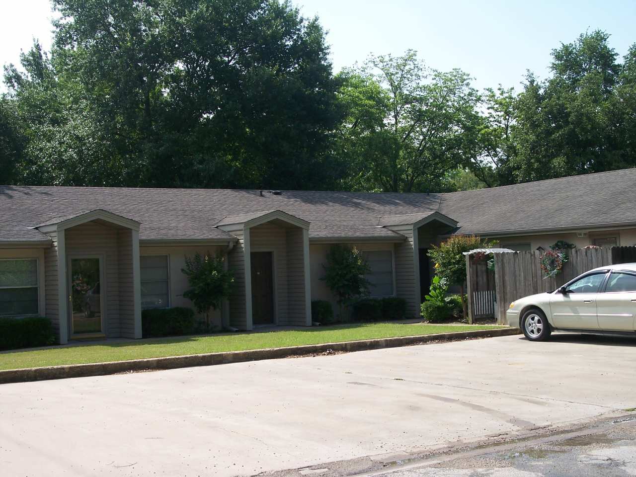 1101 North Burns Avenue