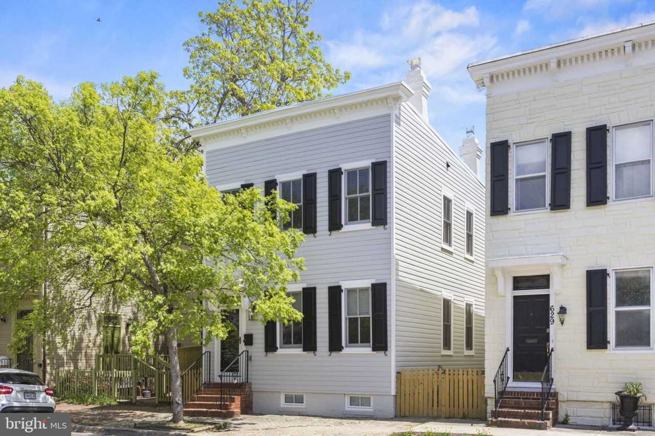 Come Experience a taste of the good life. Dig in. 631 N Columbus is waiting for you.