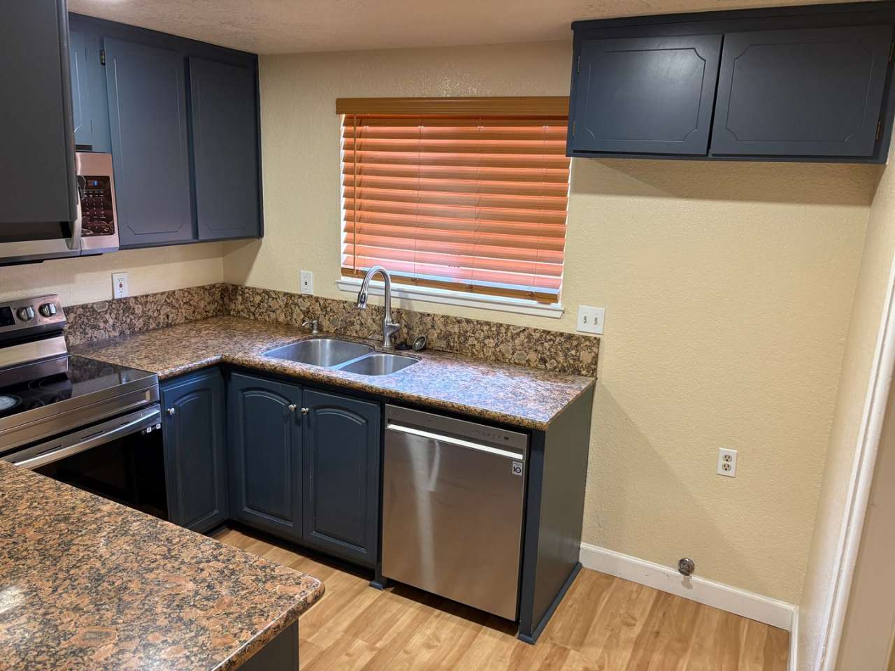 2 WEEKS FREE RENT November Special Comfortable place to call home