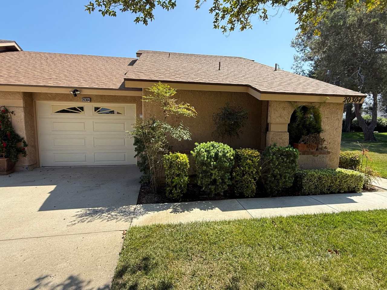 Updated Home in Leisure Village on the Perimeter