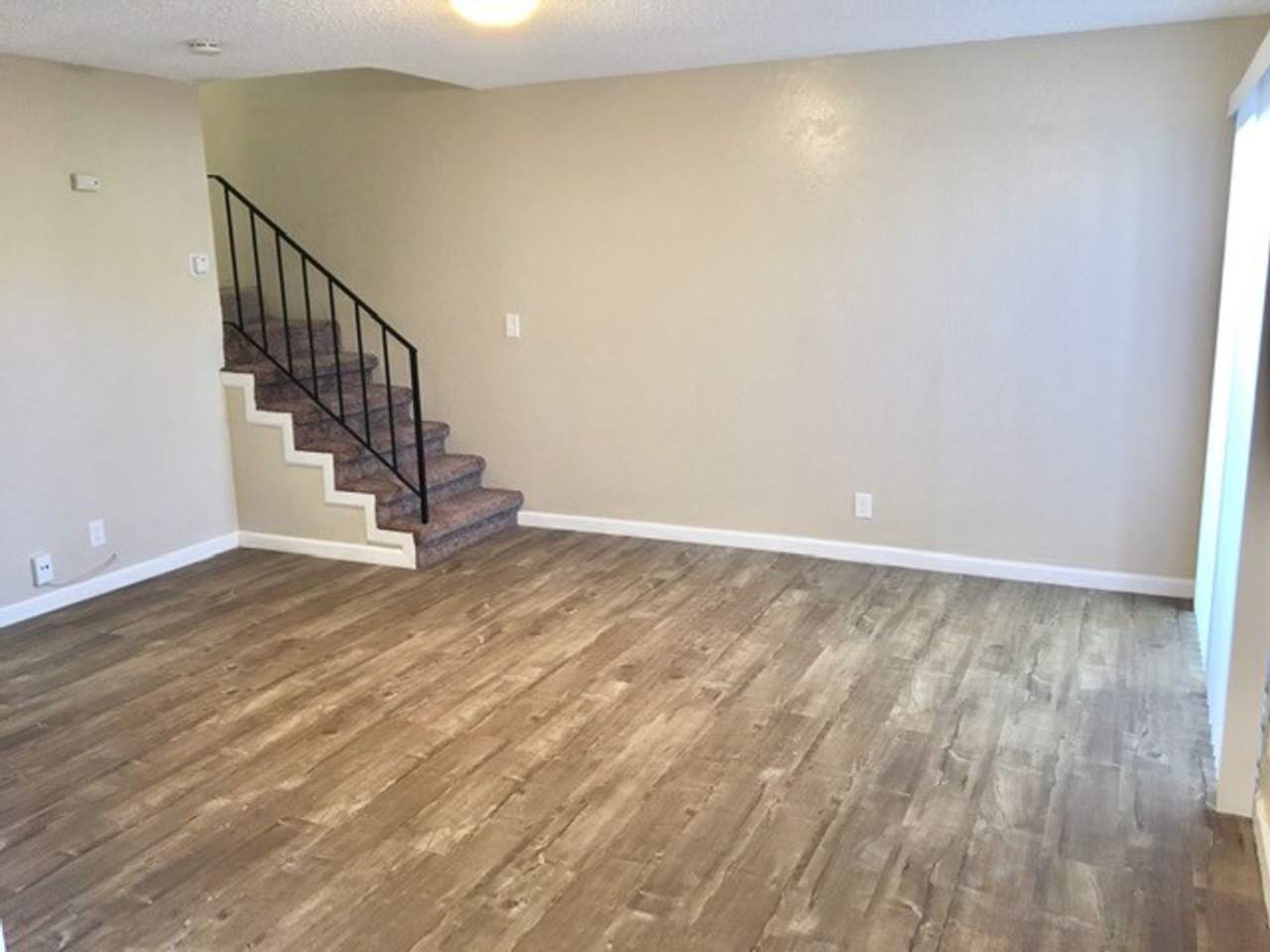 Great 2 bed, 1.5 bath Condo in Vallejo - AVAILABLE NOW !!!