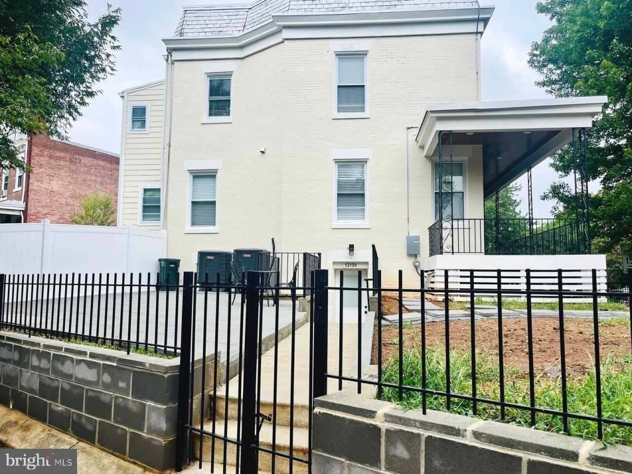1319 C Street NE unit: B