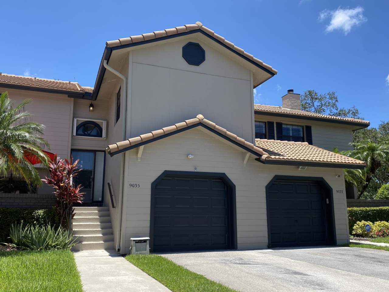 9035 Vineyard Lake Drive