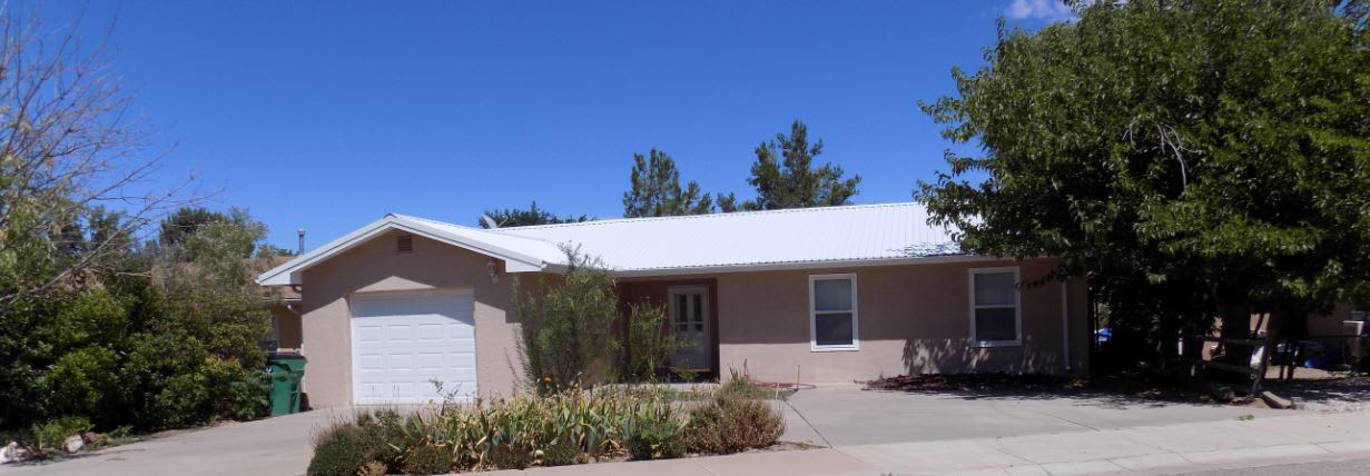 502 Laura Court located in Belen, NM!