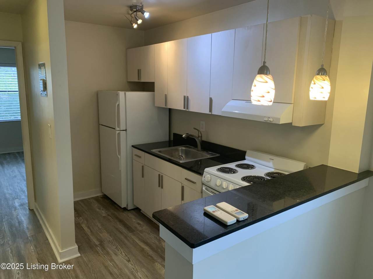 1917 Frankfort Ave unit: 2