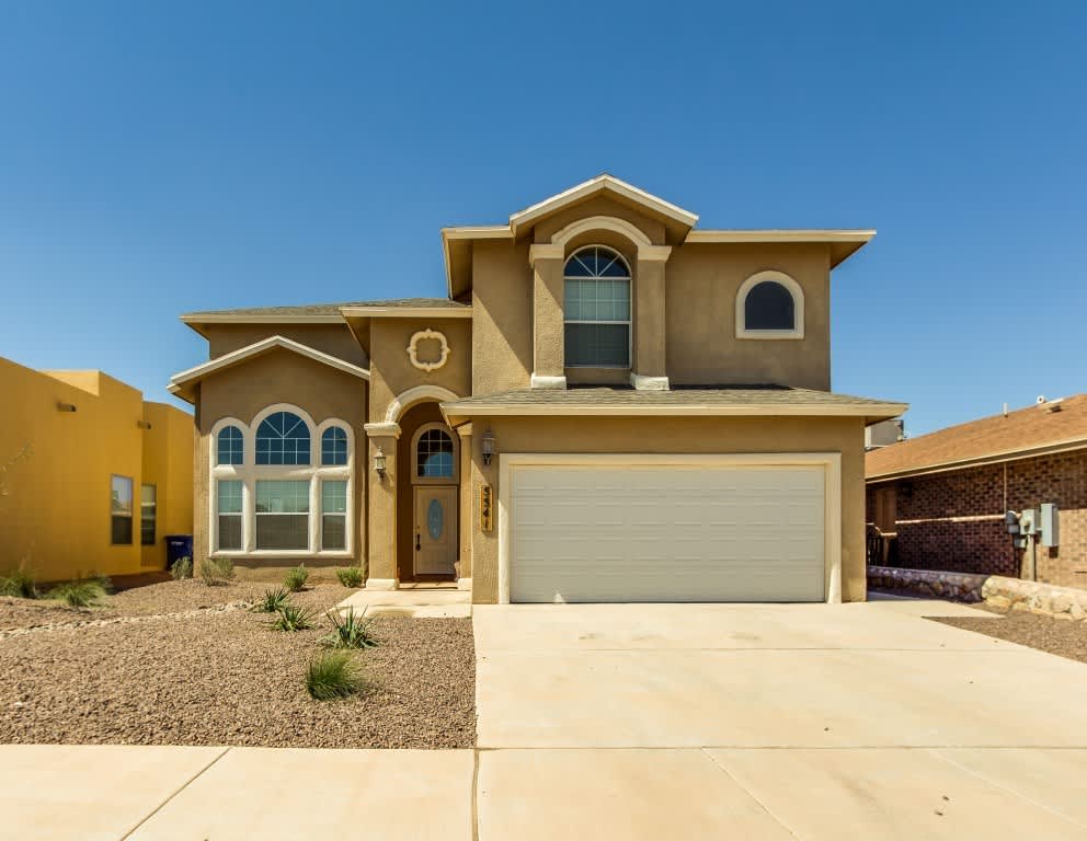 Lovely Home With Refrigerated Air!!