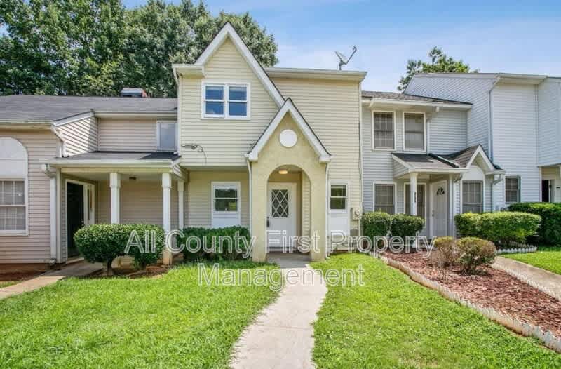 2157 Wellington Cir,